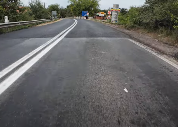 Lucrările de aplicare a marcajului pe DN 68A, la Coșava, finalizate