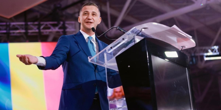 Vine o perioadă a „cuțitelor lungi” la CJ Timiș! Președintele ales, Alfred Simonis vrea reducerea numărului de angajați