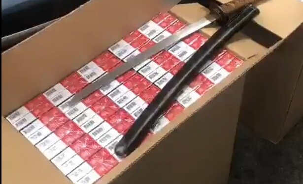 Amendă de 20.000 lei pentru un bărbat din Lugoj prins cu țigări de contrabandă în mașină