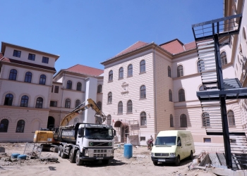 Clădirea monument istoric a liceului Ungureanu din Timișoara, la capitolul finisaje