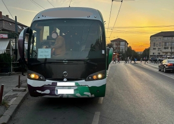 Șofer de autobuz, amendat pentru că instituia stații de călători în Timișoara fără a deține aviz