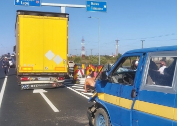 Accident pe centura de sud a Timișoarei! Un tir și o camionetă s-au ciocnit FOTO
