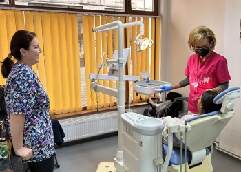 Copiii din cartierul Kuncz din Timișoara, la dentist, gratuit