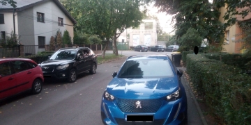 Peste 500 de amenzi pentru mașini parcate pe trotuarele din Timișoara, în ultimele două luni