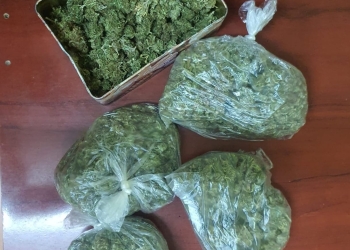 Traficant de droguri prins lângă o școala din Timișoara, cu portbagajul plin de substanțe interzise