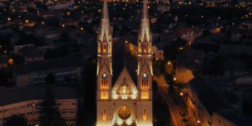 Biserica din Bălcescu, spectaculoasă și noaptea datorită repornirii iluminatului arhitectural