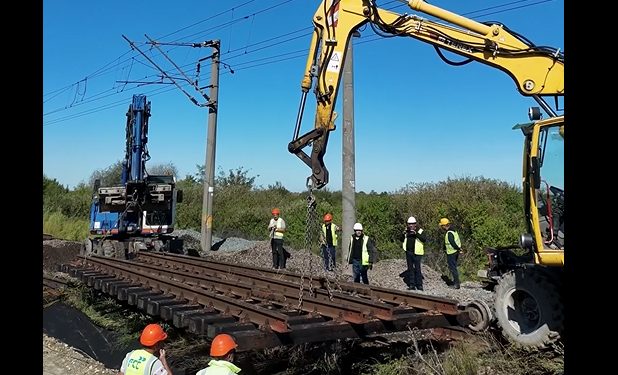 Calea ferată ce trece prin Recaș, în plin proces de reabilitare