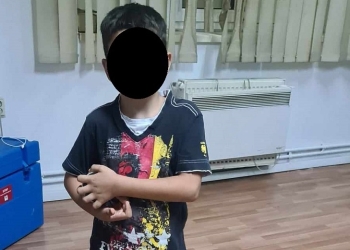 Băiețel de șase ani, găsit într-o stație din Timișoara, predat de polițiștii locali mamei sale