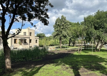 O clădire de pe malul Begăi, care a scăpat de la demolare, transformată în spațiu pentru evenimente