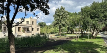 O clădire de pe malul Begăi, care a scăpat de la demolare, transformată în spațiu pentru evenimente