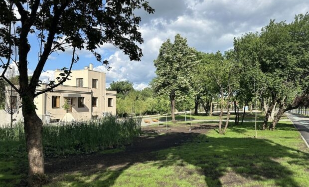 O clădire de pe malul Begăi, care a scăpat de la demolare, transformată în spațiu pentru evenimente