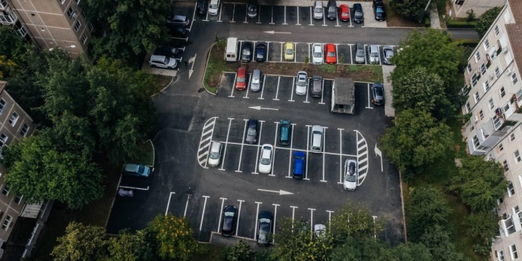 Garaje vechi demolate, locuri de parcare noi, în Timișoara