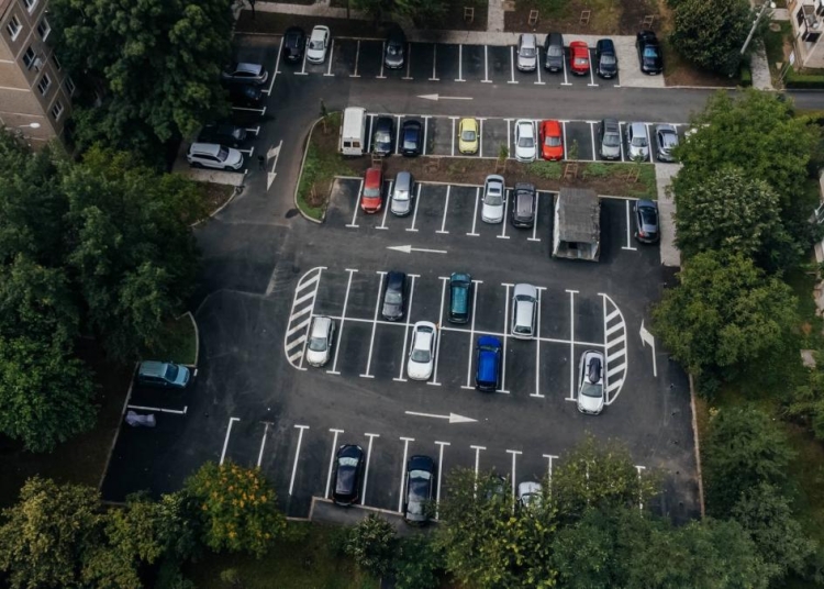 Garaje vechi demolate, locuri de parcare noi, în Timișoara