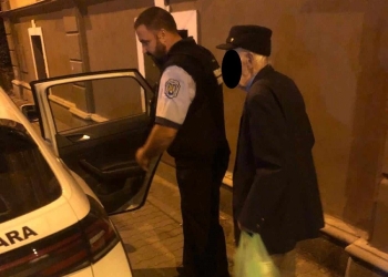 Bătrân de 96 ani, rătăcit în centrul Timișoarei, ajutat de polițiștii locali să ajungă acasă