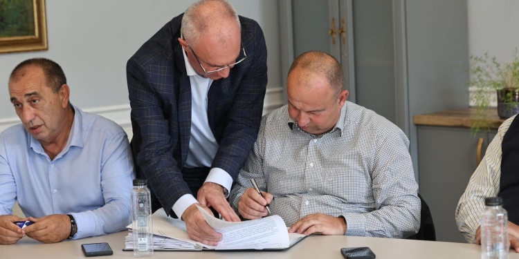 Primarul comunei Racovița anunță implementarea transportului în comun pe ruta Racovița – Buziaș – Chevereșu Mare – Timișoara și retur