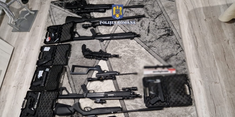 Arme și muniție cumpărate ilegal de pe internet! În Timiș și în întreaga țară au fost realizate peste 300 de percheziții