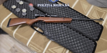 37 de arme și 15.000 de bucăți de muniție, ridicate de polițiștii din Timiș în urma perchezițiilor de vineri dimineața
