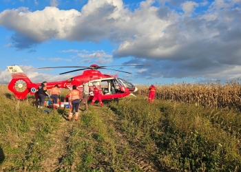 Bărbat blocat într-un culegător de porumb, în Timiș! A fost solicitat elicopterul SMURD