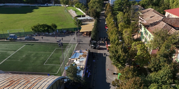 Fostul antrenor de la Poli Timișoara, Vali Velcea, a rămas fără „ArenaViola”. Primăria Timișoara a pus-o la pământ, era construită ilegal