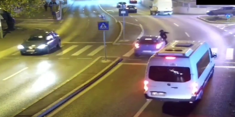 Accident pe o trecere de pietoni din Timișoara. Un tânăr a ajuns la spital