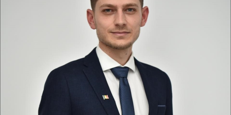 Andrei Obreja, cel mai tânăr primar din Timiș, și-a preluat mandatul la Pișchia