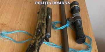 Bărbat din Timiș, reținut după ce și-a confecționat o armă artizanal