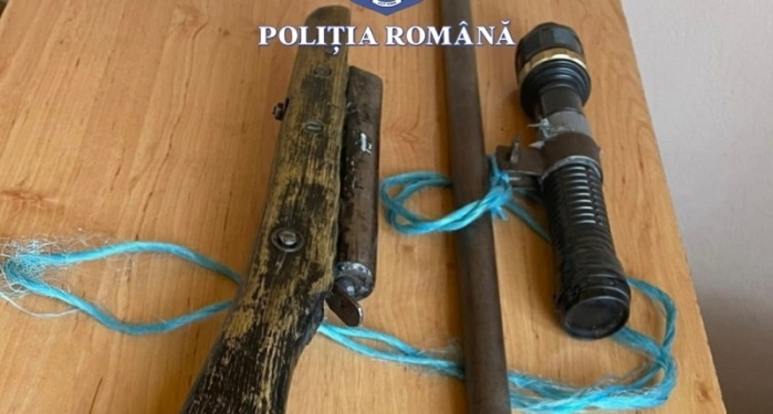 Bărbat din Timiș, reținut după ce și-a confecționat o armă artizanal