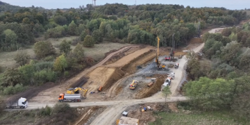 450 de muncitori și 200 de utilaje zilnic pe șantierul lotului cu tuneluri de pe autostrada Lugoj – Deva
