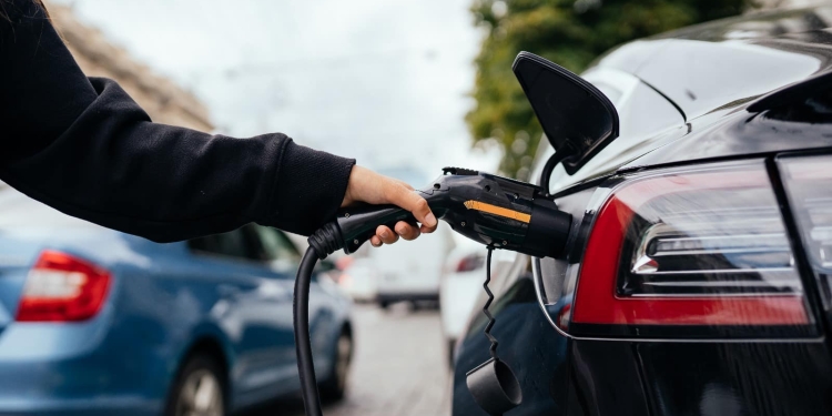 Scumpirea curentului a crescut prețul la stațiile de încărcare a mașinilor electrice din Timișoara