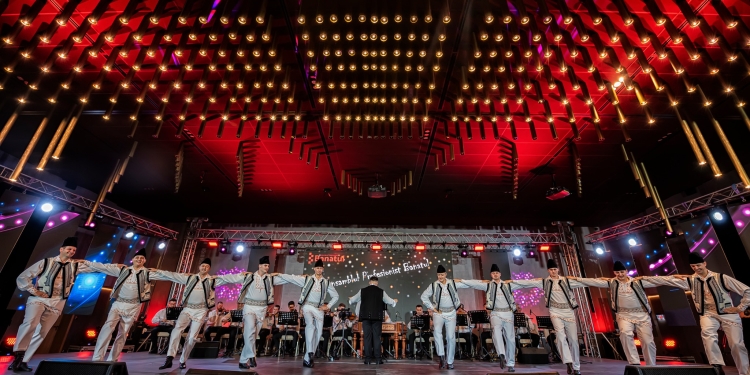 Nume mari ale folclorului, pe scena Festivalului „Tradiții la Români”, la Timișoara