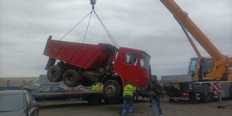 Camion confiscat pentru abandonul ilegal de deșeuri în Timișoara