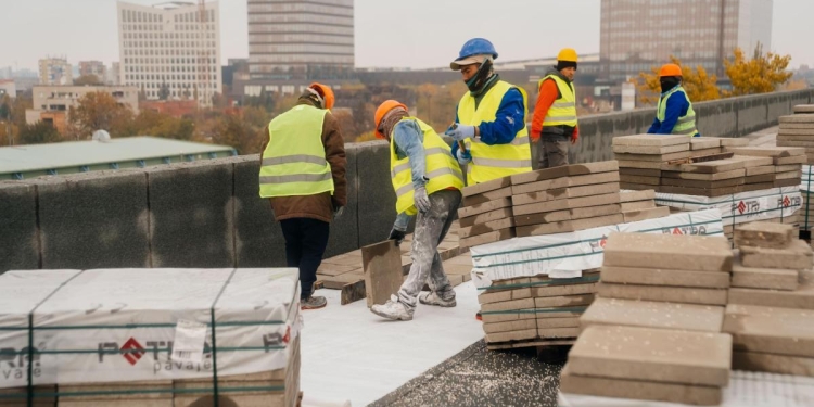 Panouri fotovoltaice și solare în campusul de la Lenau din Timișoara