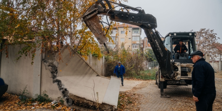 Primăria Timișoara a eliberat un teren public ocupat ilegal în zona Dâmbovița FOTO