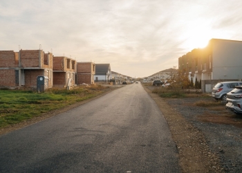 Primăria Timișoara a asfaltat trei kilometri din ultimele străzi de pământ din Ciarda Roșie