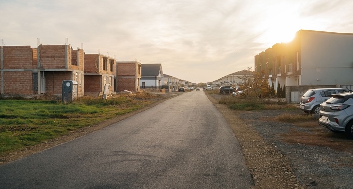 Primăria Timișoara a asfaltat trei kilometri din ultimele străzi de pământ din Ciarda Roșie