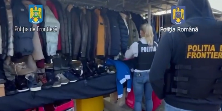 Haine, pantofi și genți contrafăcute, în valoare de zeci de mii de lei, vândute în Timișoara și Deta