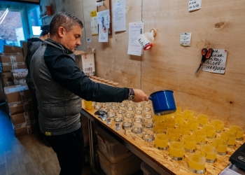 De la ulei uzat, la cadou parfumat. O tonă de ulei alimentar folosit, colectat la Timișoara