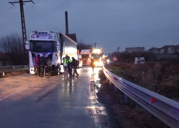 Accident mortal la Margina, după ce o mașină, o autoutilitară și un camion s-au ciocnit FOTO