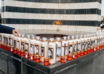 Parastas și depuneri de coroane în Cimitirul Eroilor din Timișoara, în memoria martirilor Revoluției FOTO