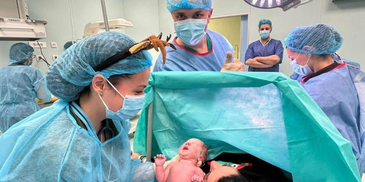 Trei îngerași au venit pe lume de Crăciun la maternitatea Spitalului Județean din Timișoara