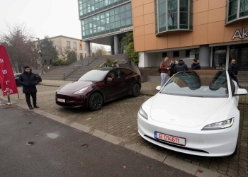 Tesla deschide reprezentanță la Timișoara în 2025