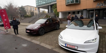Tesla deschide reprezentanță la Timișoara în 2025