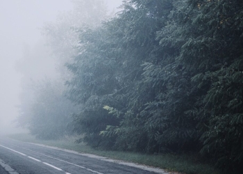 O nouă zi cu vizibilitate scăzută pe șoselele din vestul țării