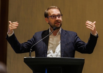 Dominic Fritz, despre renumărarea voturilor: E o bătaie de joc! Nu mai putem să aşteptăm până când ajunge şi ultimul sac din Kuala Lumpur