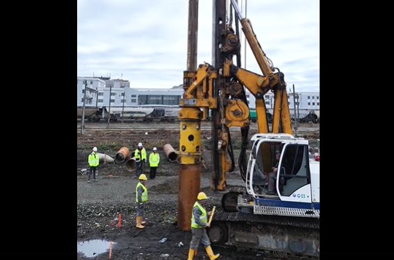 Au început lucrările la noua pasarelă de la Gara de Nord din Timișoara și la parcarea supraterană