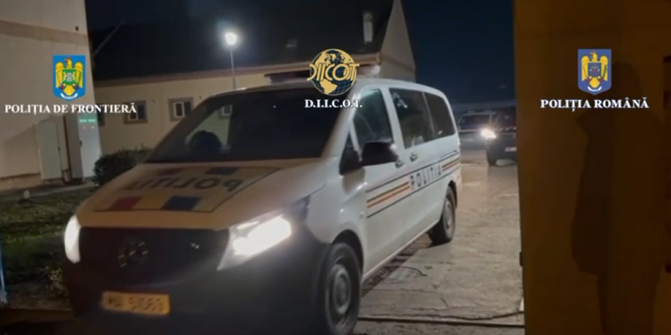 Zeci de traficanți de migranți, săltați de mascați! Percheziții și în Timiș