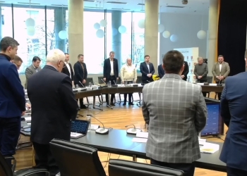 Moment de reculegere în memoria eroilor Revoluției din 1989, în plenul CJ Timiș