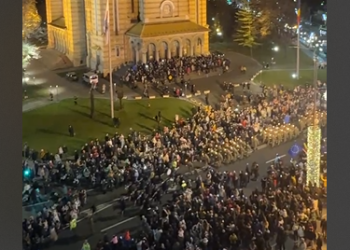 Moment special! Retragere cu torțe în centrul Timișoarei, de 1 Decembrie