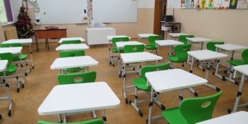 Începe dotarea cu mobilier nou a tuturor școlilor din Timișoara