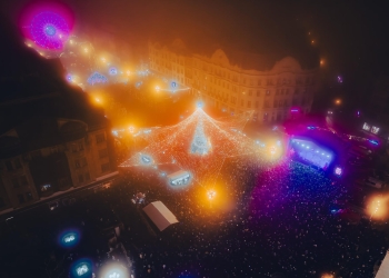 Distracție mare în centrul Timișoarei! Mii de oameni la concerte și focul de artificii, de Revelion FOTO